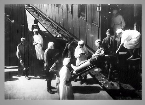 27 сентября 1941 в Красноярск прибыл первый санитарный поезд с фронта